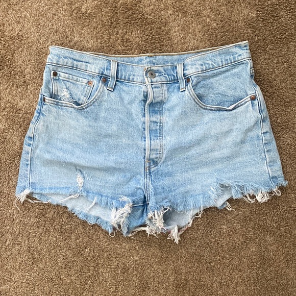 Levi’s 501 cut off shorts - Picture 1 of 8